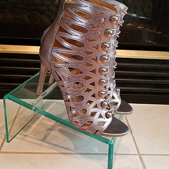 🆕️NIB Guess Perlina2 silver stiletto - Picture 2 of 8